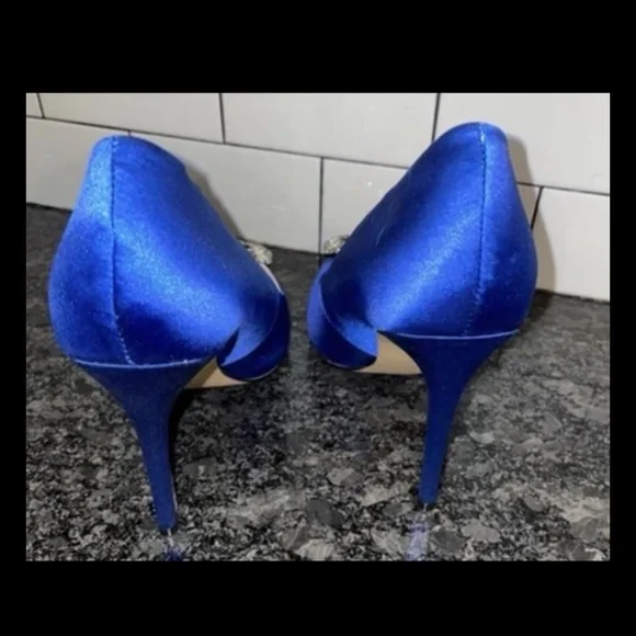 Nine West pointy toe Blue Satin sexy pumps heels with crystal applicae Size 9M - Picture 4 of 10